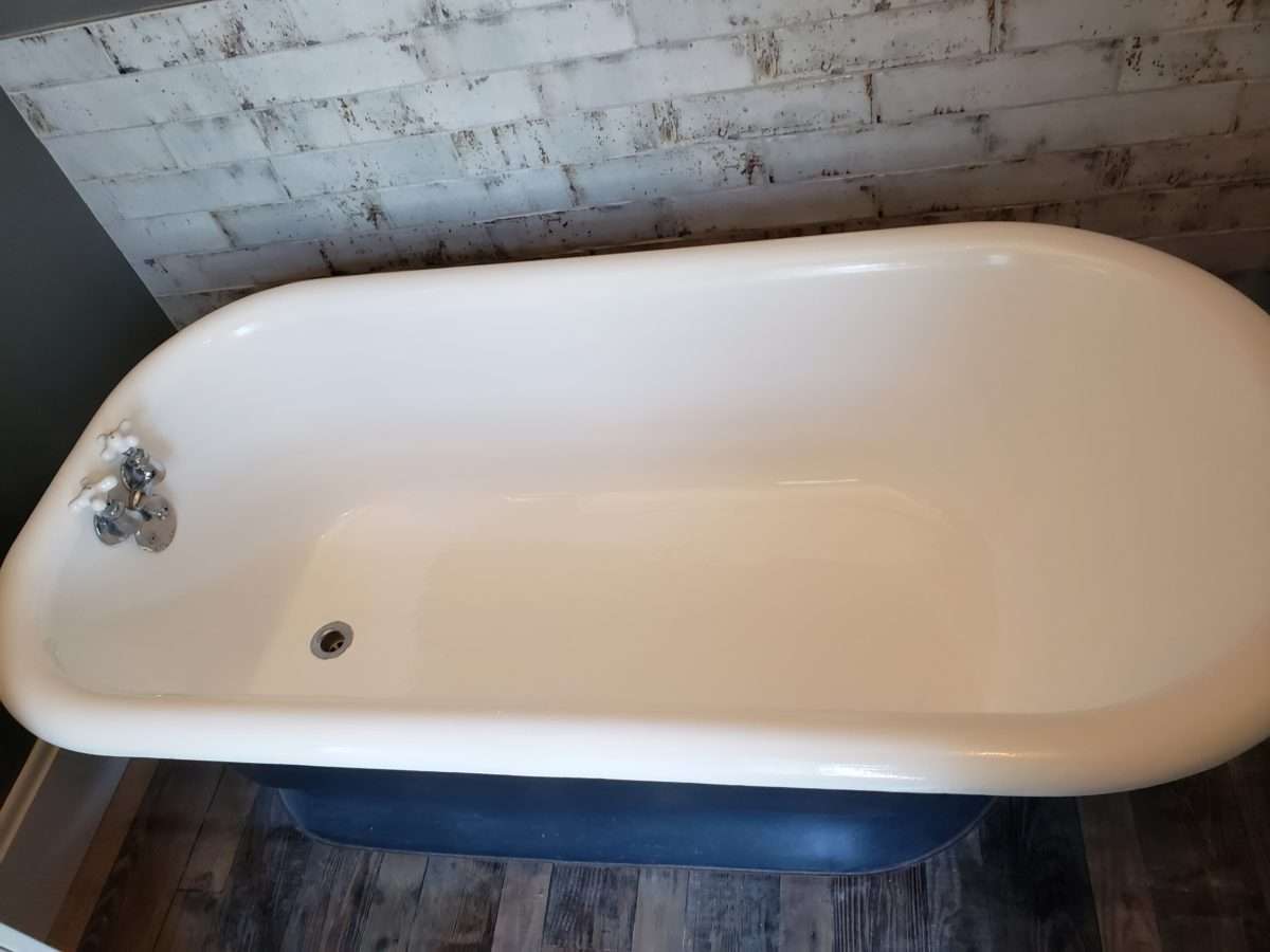 Clawfoot Bathtub Refinishing - Bath Refinishing Solutions